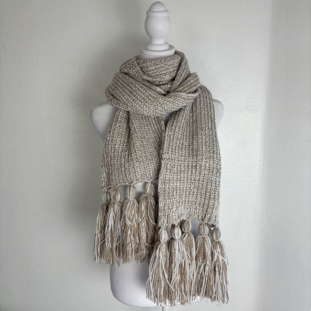 Calvin Klein Beige Chunky Knit Tassel Scarf One Size NWT